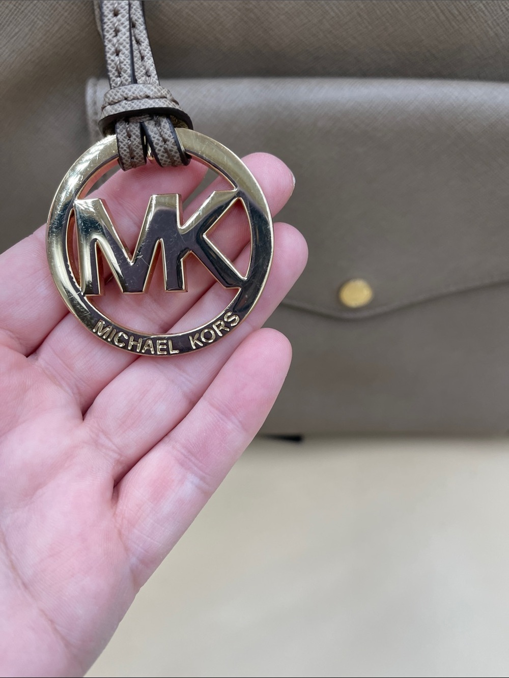 Michael Kors Gray Saffiano Tote with Front Pocket and MK Charm Beautiful Bag - Picture 2 of 11